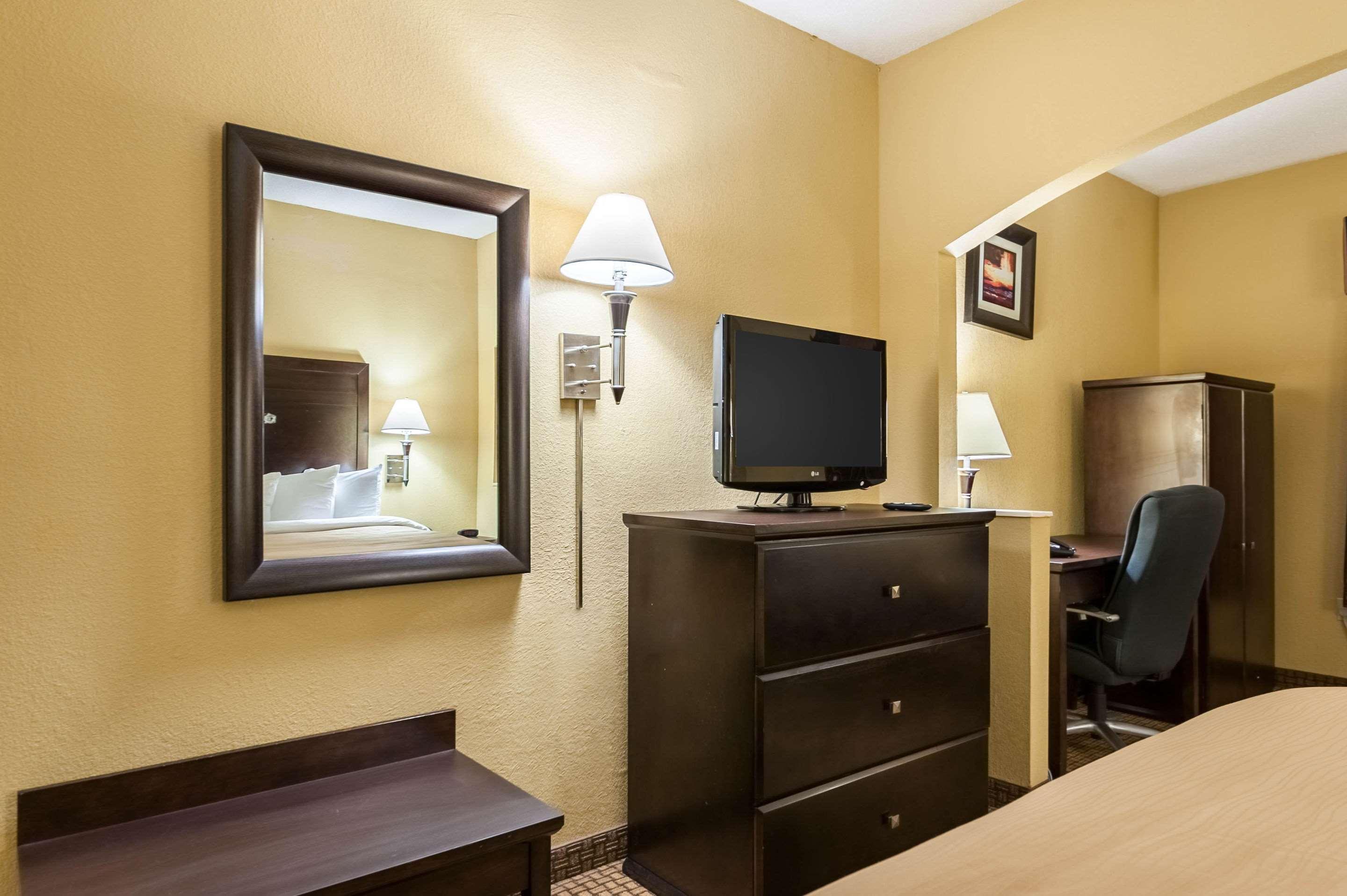 Quality Inn & Suites Lafayette Exterior foto